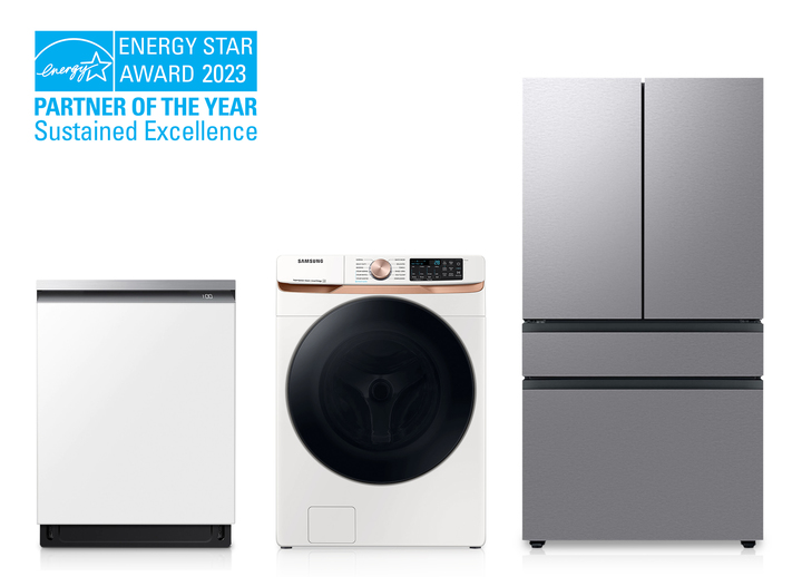 [서울=뉴시스]에너지스타 인증을 받은 삼성전자 주요 제품과 수상 로고(사진=삼성전자 제공) photo@newsis.com *재판매 및 DB 금지