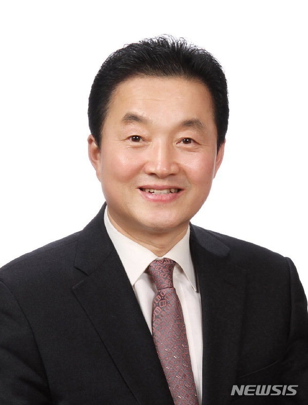 [서울=뉴시스]프로축구 경남FC, 새 대표이사에 지현철 전 도체육회 사무처장 (사진 = 경남FC 제공)