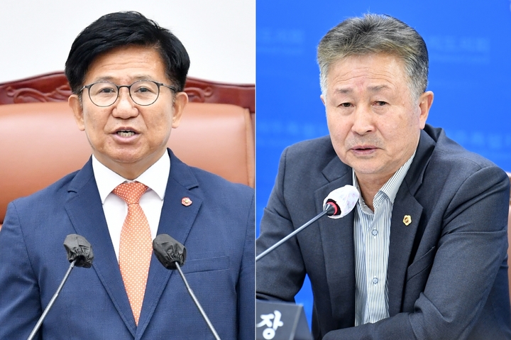 [제주=뉴시스] 김경학(왼쪽) 제주도의회 의장과 양용만 도의원. (사진=제주도의회 제공) *재판매 및 DB 금지