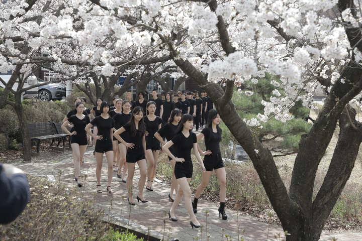 모델과 학생들 *재판매 및 DB 금지