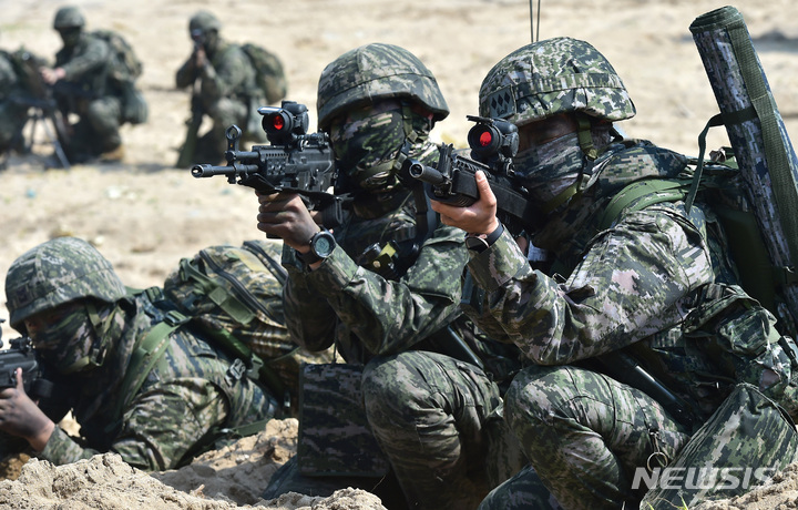 [대구=뉴시스] 한·미 연합 ‘2023 쌍룡훈련’이 진행되고 있는 모습이다. 본문 내용과 직접적인 연관은 없다. 뉴시스DB. 2023.04.18 photo@newsis.com