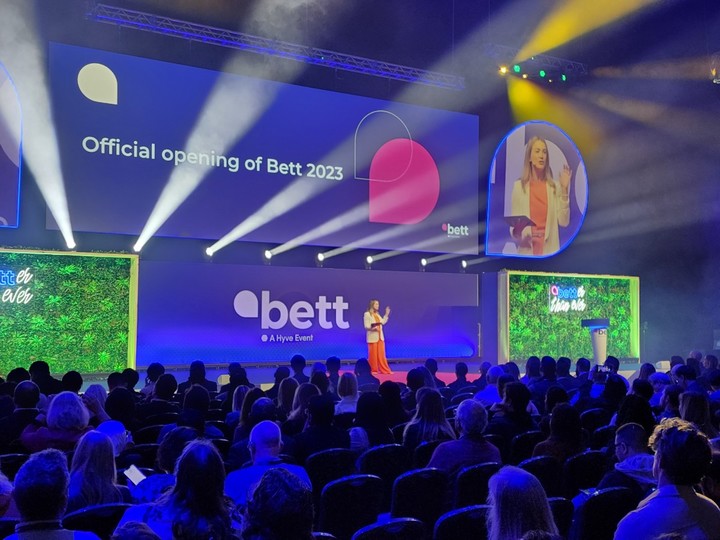 [런던=뉴시스] 29일 오전(현지시간) 영국 런던 엑셀(ExCel) 전시장에서 세계 최대 에듀테크(Edu-Tech) 박람회 벳쇼(Bett Show) 개막식이 열리고 있다. (사진=교육부 출입기자단 공동취재단) 2023.03.30. photo@newsis.com *재판매 및 DB 금지