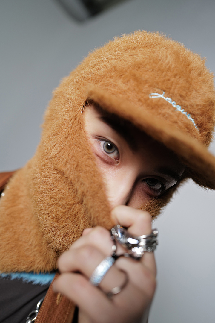 [서울=뉴시스] 엔시티 마크 솔로곡 '골든 아워' 스포일러 사진&nbsp; 23.03.30 (사진= SM엔터테인먼트 제공) photo@newsis.com *재판매 및 DB 금지