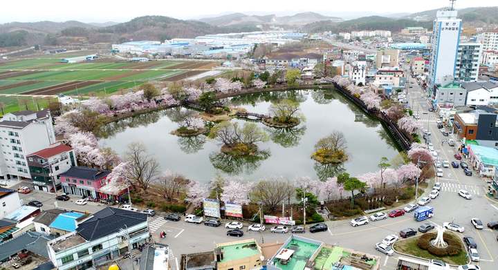 영산연지못 전경. *재판매 및 DB 금지
