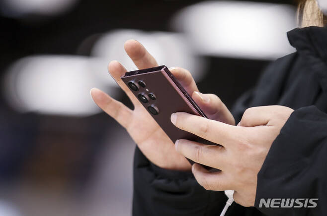 "점심시간에 통화했다고 혼났는데, 이게 맞나요?"