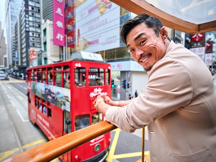 추성훈이 센트럴 트램오라믹에서 여유로운 시간을 보내고 있다. (사진=홍콩관광청 제공) photo@newsis.com *재판매 및 DB 금지