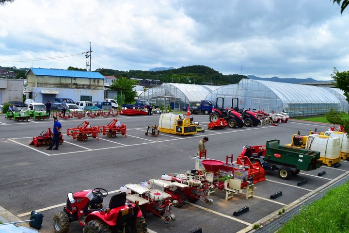 [광주=뉴시스] 광주시 농업기술센터, 불용 임대농기계 현장 경매. 사진은 지난해 현장경매장 모습. (사진 = 광주시 제공) *재판매 및 DB 금지
