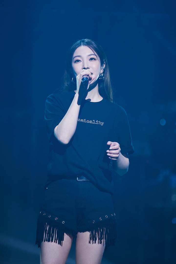 [서울=뉴시스] 보아 부산 콘서트. 2023.04.02. (사진 = SM엔터테인먼트 제공) photo@newsis.com *재판매 및 DB 금지