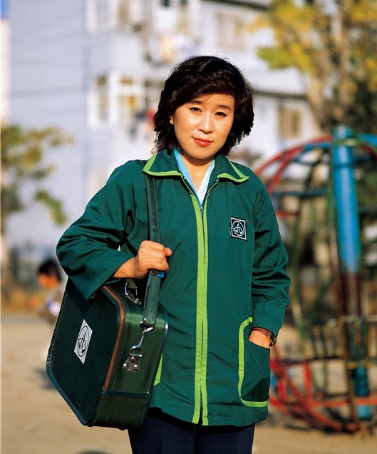 1980년대 아모레퍼시픽 방문판매원.(사진제공=아모레퍼시픽) *재판매 및 DB 금지