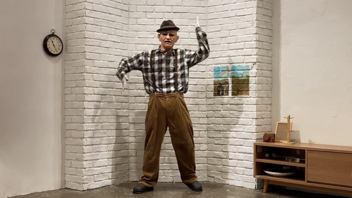 [서울=뉴시스] 벽돌할아버지(Brickgrandpa)의 춤 영상 (사진=벽돌할아버지 캡처) 2023.04.04 photo@newsis.com *재판매 및 DB 금지