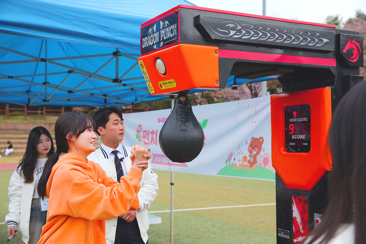 축제 참가자들 *재판매 및 DB 금지