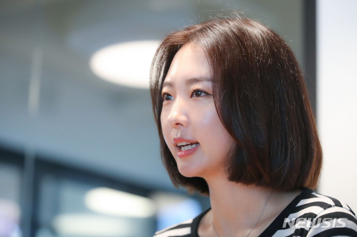 [서울=뉴시스] 권창회 기자 = 스피치 틱톡커 흥버튼이 지난달 29일 서울 강남구 틱톡코리아 사무실에서 뉴시스와 인터뷰 하고 있다. 2023.04.11. kch0523@newsis.com