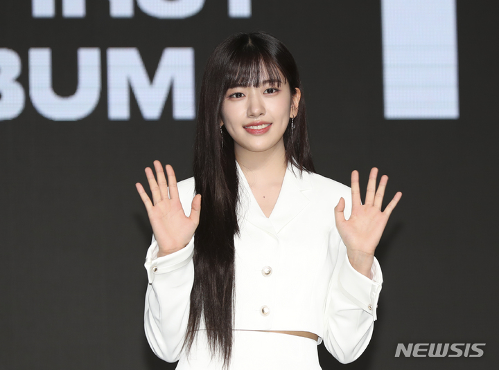 아이브 안유진, '폭죽연기'에 아찔…프로정신 발휘