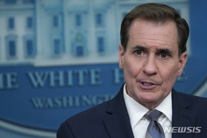 [워싱턴=AP/뉴시스] 존 커비 백악관 국가안보실(NSC) 전략소통조정관이 백악관에서 언론브리핑을 하고 있다. 2023.06.06.