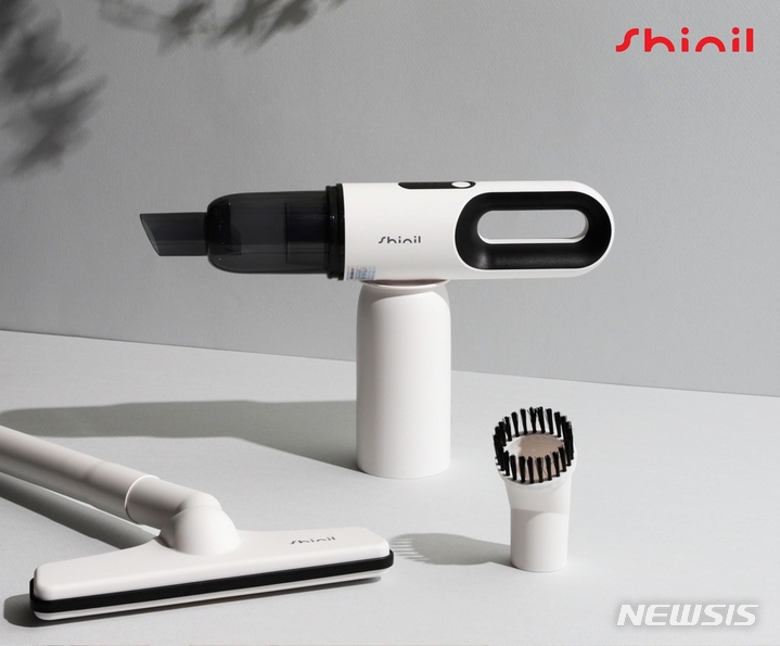 [서울=뉴시스] 신일, 초경량 투인원 '싹쓸이 무선청소기' 출시. (사진=신일 제공) 2023.04.11. photo@newsis.com