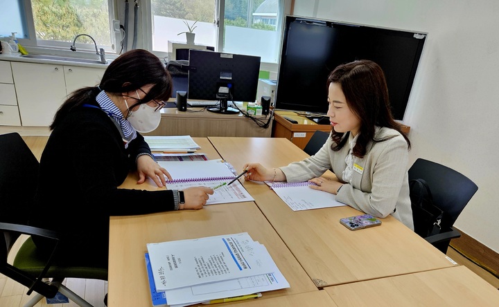 함안, 새 학기 방과후·초등돌봄 찾아가는 현장 지원   *재판매 및 DB 금지