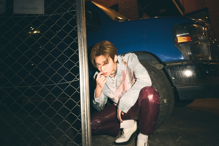 [서울=뉴시스] 박지훈 미니 7집 '블랭크 오어 블랙' 2023.04.13 (사진= 마루기획 제공) photo@newsis.com *재판매 및 DB 금지