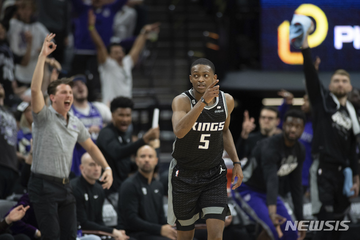 [새크라멘토=AP/뉴시스]NBA 새크라멘토 킹스의 디애런 폭스&nbsp; 