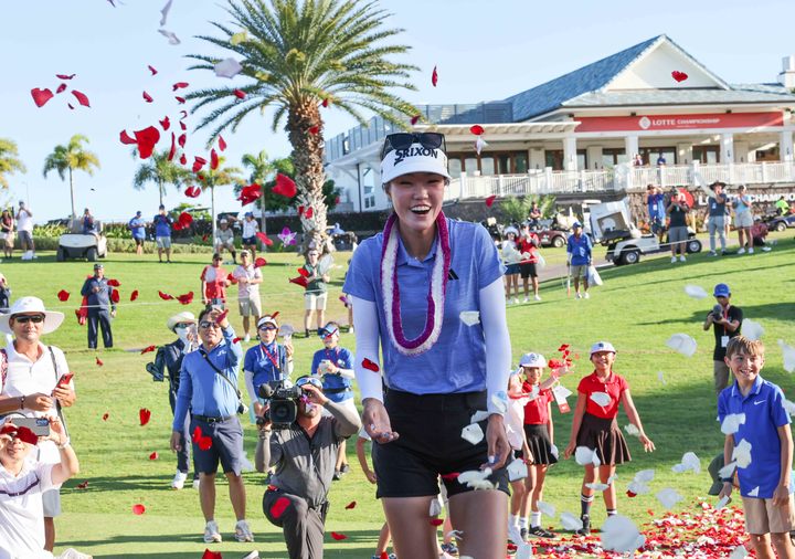 [서울=뉴시스] 그레이스 김(호주)이 15일(현지시간) 미국 하와이 오하우섬 호아칼레이CC에서 열린 LPGA투어 '2023 롯데 챔피언십' 파이널라운드에서 우승을 차지한 후 기뻐하고 있다. (사진=대홍기획 제공). 2023.04.16. photo@newsis.com *재판매 및 DB 금지