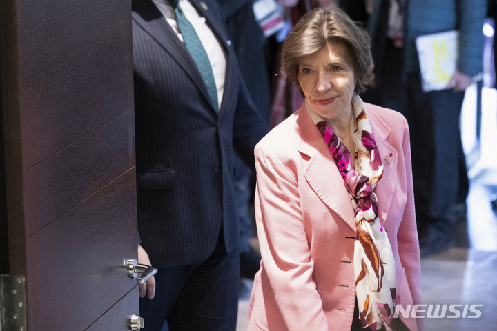 [나가노=AP/뉴시스]일본 나가노현 가루이자와의 가루이자와 프린스 호텔에서 열린 주요 7개국(G7) 외교장관 회의에 참석하기 위해 18일 카트린 콜로나 프랑스 외교부 장관이 들어서고 있다. 2023.04.19.