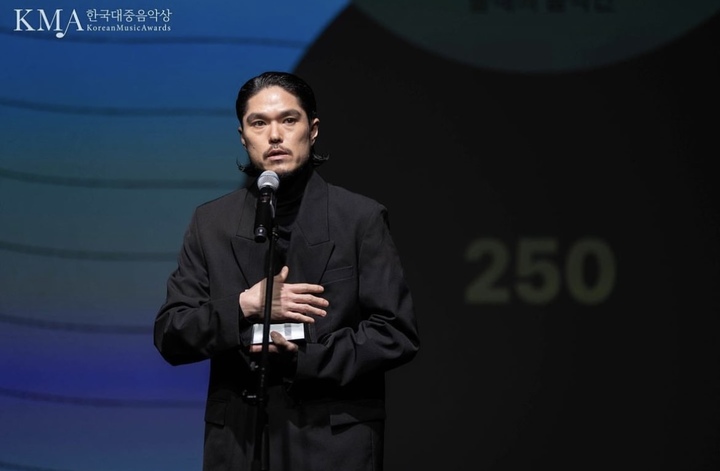 [서울=뉴시스] '한국대중음악상 2023' 4관왕 이오공(250). 2023.04.18. (사진 = 한대음 인스타그램 캡처) photo@newsis.com *재판매 및 DB 금지