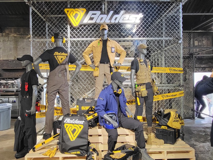 [서울=뉴시스] 박미선 기자=영등포구 문래동에 있는 복합문화공간 ‘꼴라보하우스 문래’에서 ‘볼디스트(BOLDEST)’가 첫 번째 브랜드 프레젠테이션을 열었다. *재판매 및 DB 금지