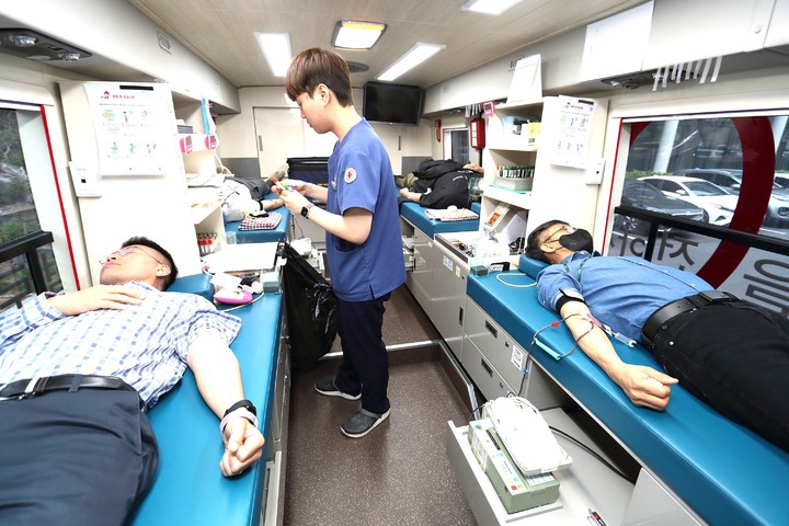  *재판매 및 DB 금지