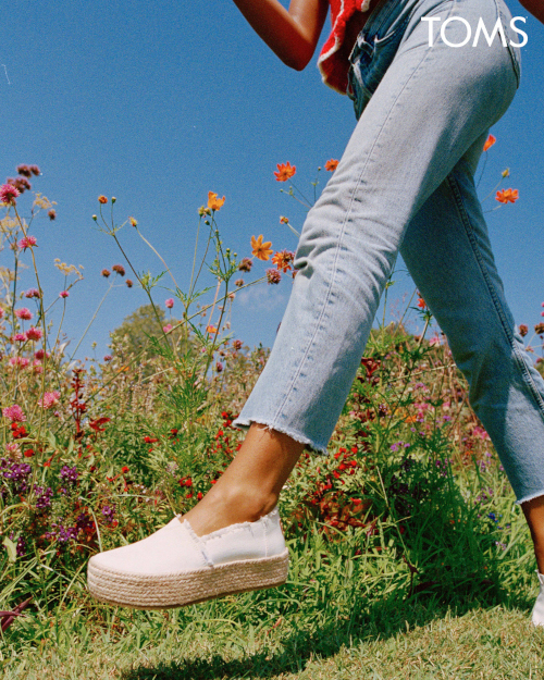 탐스 2023 SS 콜렉션 내 에스파드류(사진=LF 제공) *재판매 및 DB 금지