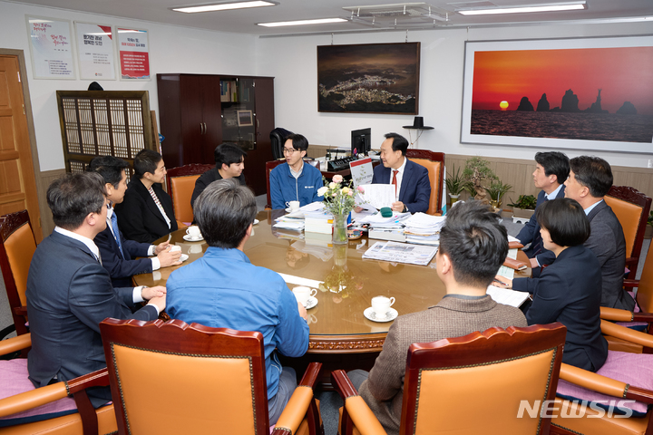 통영시 수산물 수출개척단, 스페인 간다...박람회 참가 - 뉴스 썸네일 이미지