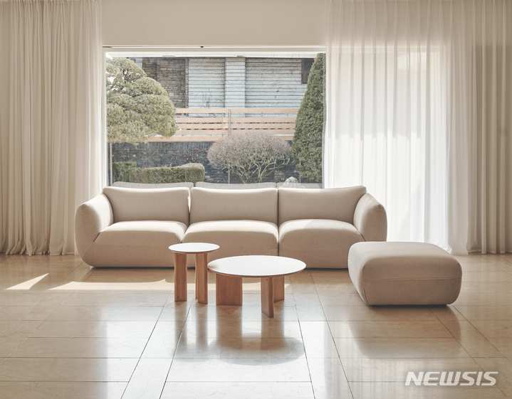 [서울=뉴시스] 슬로우알레 '블롭 소파'. (사진=슬로우알레 제공) 2023.04.24. photo@newsis.com