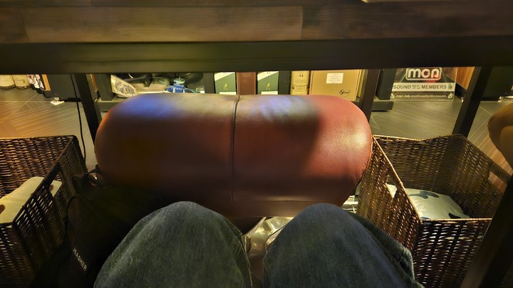 [서울=뉴시스] '인현골방' 내부 좌석. 2023.04.25. photo@newsis.com *재판매 및 DB 금지