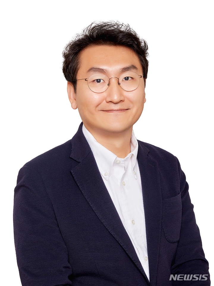 [서울=뉴시스]조철현 고려대 안암병원 정신건강의학과 교수. (사진= 고려대 안암병원 제공) 2023.04.25. photo@newsis.com.