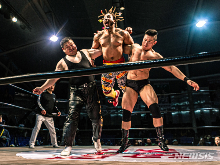 [서울=뉴시스]한국프로레슬링 부활 알린다. (사진=대한프로레슬링연맹 제공)