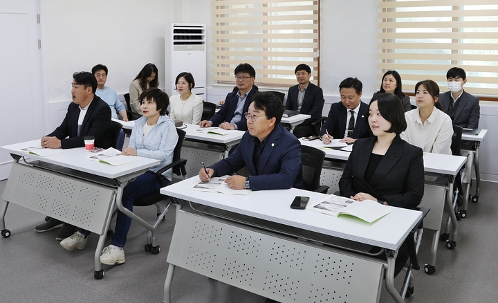 [증평=뉴시스] 법제 온라인 교육. (사진=증평군 제공) photo@newsis.com *재판매 및 DB 금지