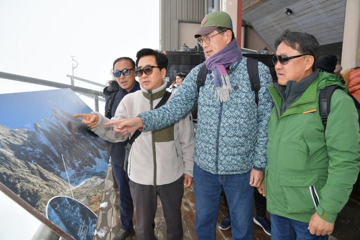 [울산=뉴시스] 유재형 기자 = 울산 울주군은 프랑스 샤모니와 스위스 엥겔베르그를 잇따라 방문해 관광 활성화 방안과 영남알프스 케이블카 개발 방향을 모색했다고 27일 밝혔다. 2023.04.27. (사진= 울주군 제공)photo@newsis.com *재판매 및 DB 금지