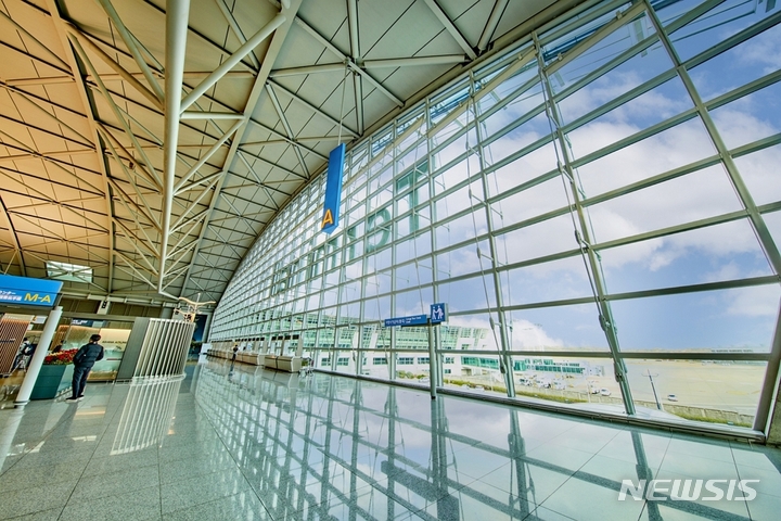 [서울=뉴시스] 이건창호가 적용된 인천국제공항. (사진=이건창호 제공). photo@newsis.com