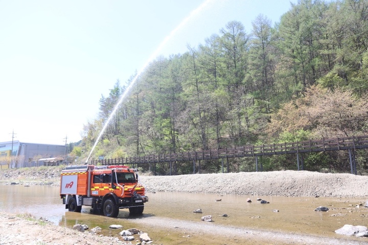 [수원=뉴시스] 경기도소방재난본부 험지펌프차 *재판매 및 DB 금지
