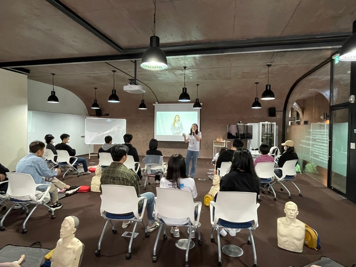 디케이테크인은 연말까지 전사원 600여 명을 대상으로 응급 상황 대응 교육을 진행한다. (사진=디케이테크인 제공) *재판매 및 DB 금지