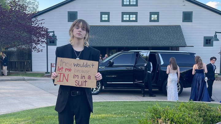 [서울=뉴시스] 생물학적으로는 여성이지만 자신의 성별을 규정하지 않는 '논바이너리' 미국 18세 고등학생 헤이스(사진)가 드레스 말고 정장을 입었다고 졸업파티에서 쫓겨난 일이 있었다고 지난 26일(현지시간) 미국 CNN이 보도했다. (사진=인스타그램 갈무리)2023.04.26. *재판매 및 DB 금지