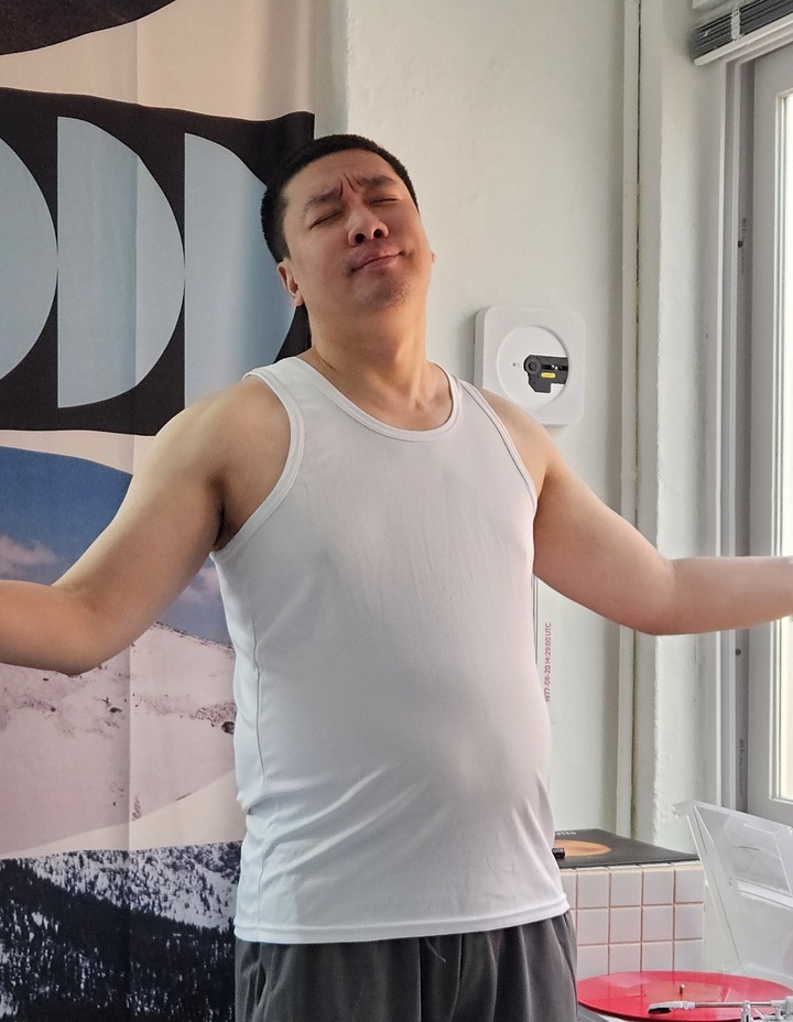 [서울=뉴시스]지난달 17일, 유튜브 채널 '미남재형'과 '동네놈들' 활동을 병행하는 개그맨 정재형이 중구의 한 미팅룸에서 뉴시스와 인터뷰를 가졌다. 2023.05.05. photo@newsis.com *재판매 및 DB 금지