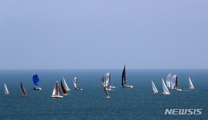 부산, 구름 많다가 오후부터 맑아져…낮 최고 29도