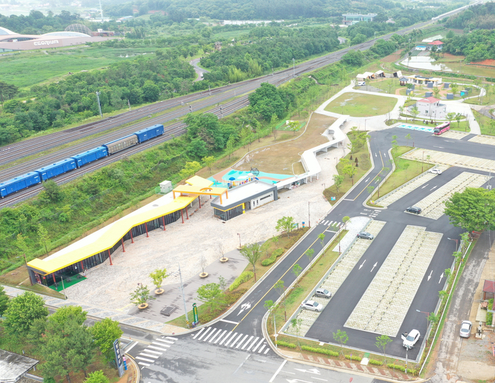 서천군이 국립생태원 연계거점 관광지 상가동 2곳에 대한 운영자를 선정하고 이달부터 본격 영업에 들어갔다. 2023. 05. 01 서천군 *재판매 및 DB 금지