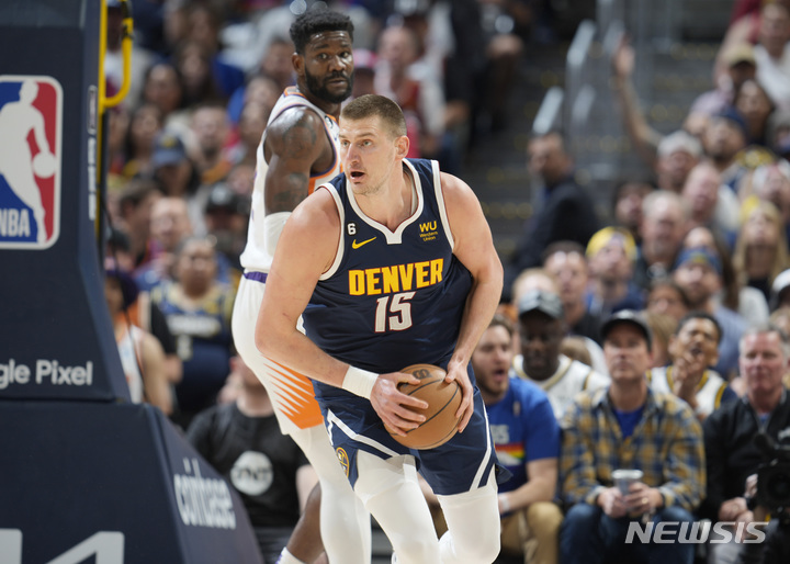 [덴버=AP/뉴시스] 미국프로농구(NBA) 덴버 너기츠의 니콜라 요키치. 2023.05.02