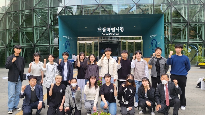 [서울=뉴시스]동국대 캠퍼스 폴리스 단체사진.(사진=서울시 제공) *재판매 및 DB 금지