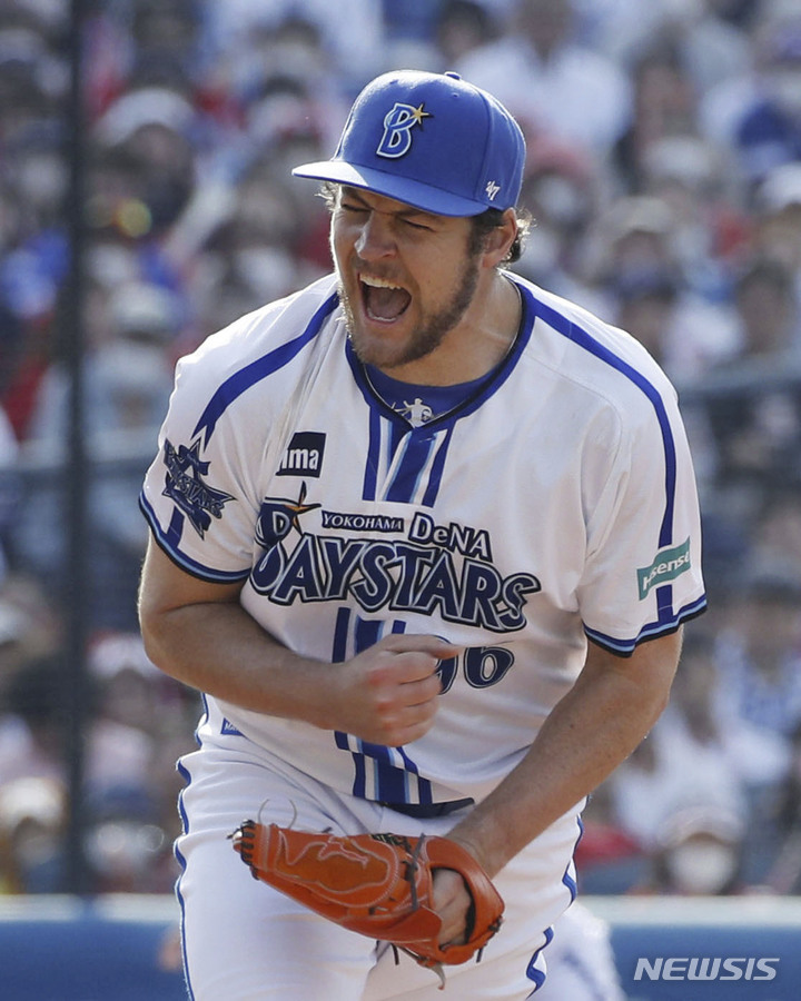 [요코하마=AP/뉴시스] 요코하마 투수 트레버 바워