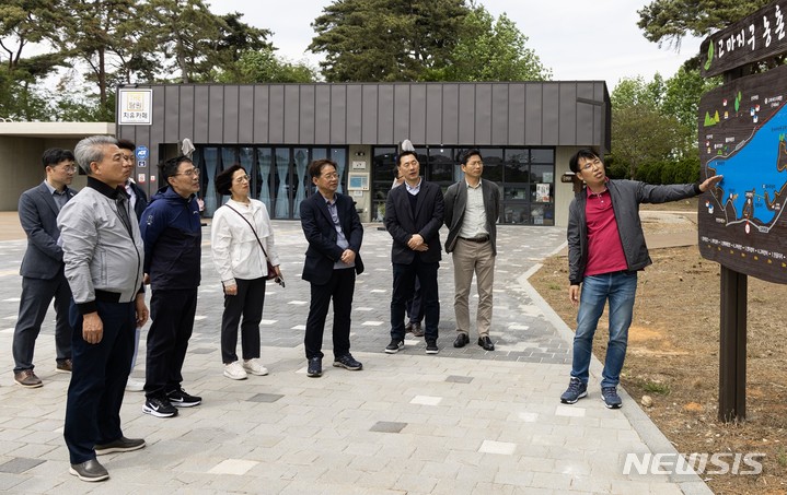 [인천=뉴시스] 자매결연도시 전북 부안군 방문. (사진=인천 계양구 제공)