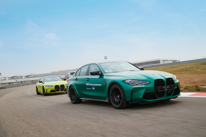 [사진=뉴시스] 인천 영종도 BMW드라이빙센터 내 드라이빙 트랙 주행 모습. (사진=BMW코리아 제공) 2023.05.08 photo@newsis.com *재판매 및 DB 금지