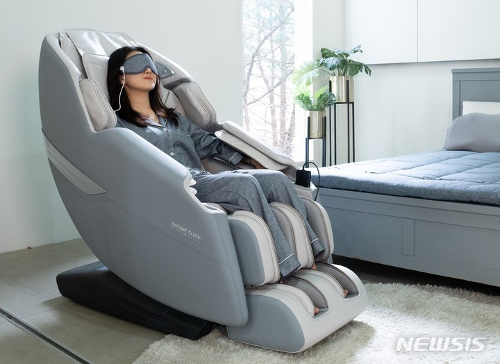 [서울=뉴시스] 네이처슬립 'G릴렉스 안마의자'. (사진=네이처슬립 제공) 2023.05.08. photo@newsis.com