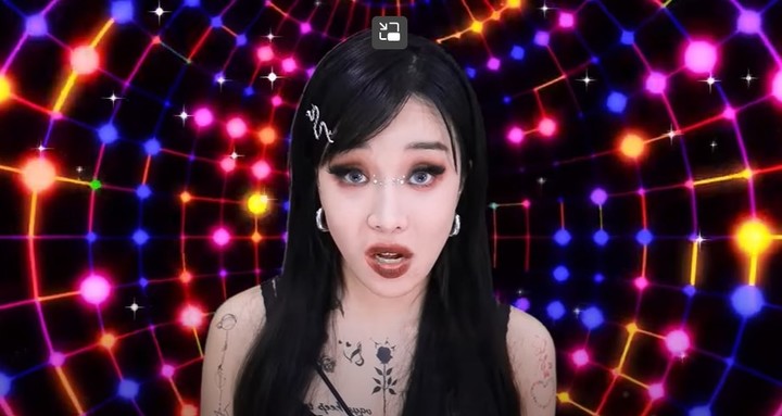 지난 달 29일 발매된 랄랄의 신곡 'square eyes(스퀘어 아이즈)' 뮤직비디오(사진=랄랄 뮤직비디오 캡처) *재판매 및 DB 금지