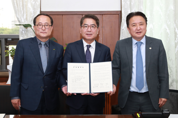 충북도, 청주시, ㈜이녹스첨단소재 투자협약 모습. *재판매 및 DB 금지